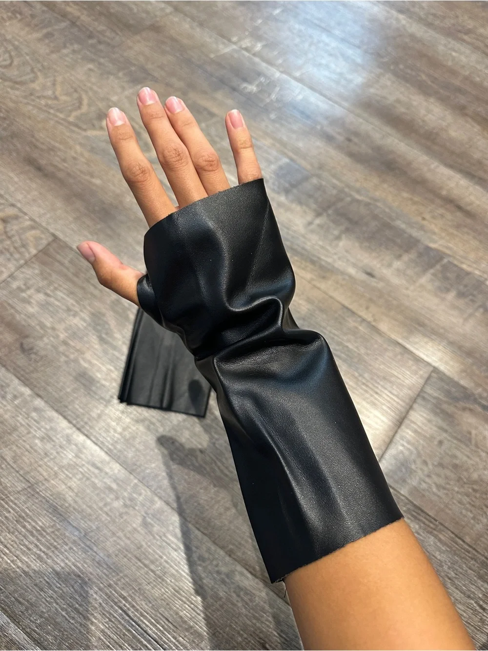 N/A black faux